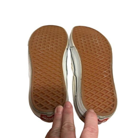 Vans Classic Slip-on Sneakers in Ivory. Size 8. EUC - Picture 8 of 8